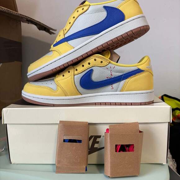 Travis Scott x Nike Air Jordan 1 Low Golf 'Olive' / 'Neutral Olive' sneakers - Picture 1 of 5